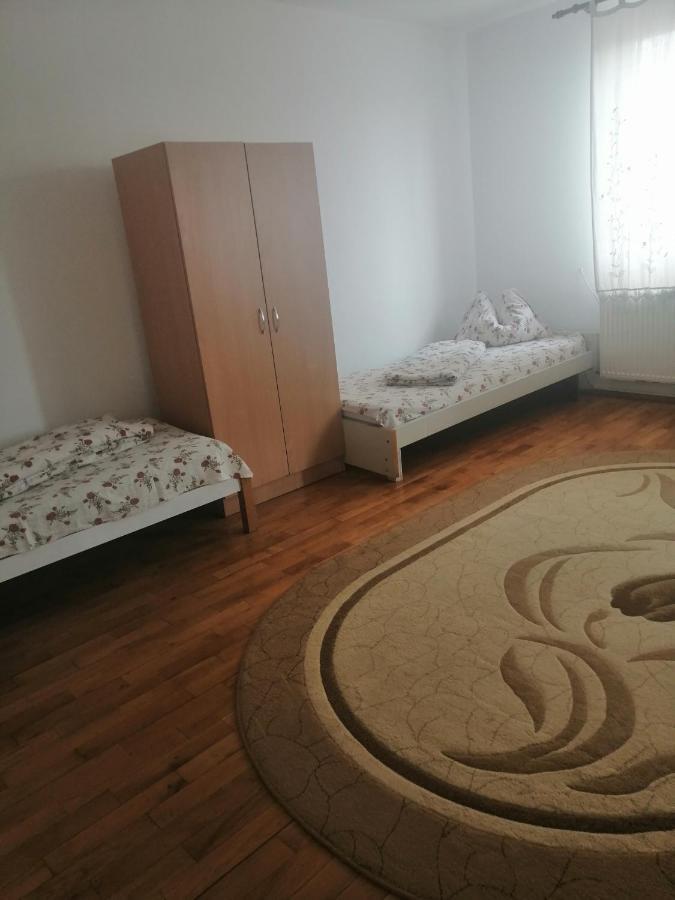Helga House Hostel Turda Exterior photo