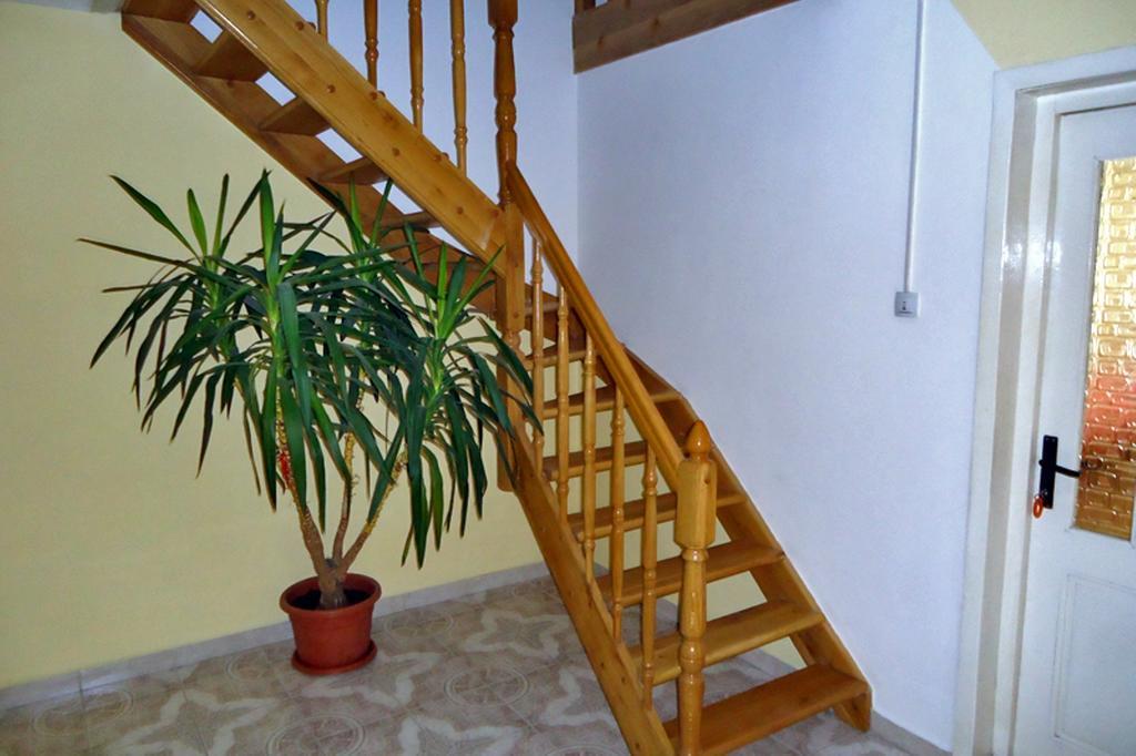 Helga House Hostel Turda Exterior photo